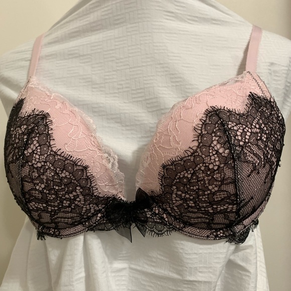 Victoria's Secret Lace Bra in Pink and Black - Picture 1 of 4
